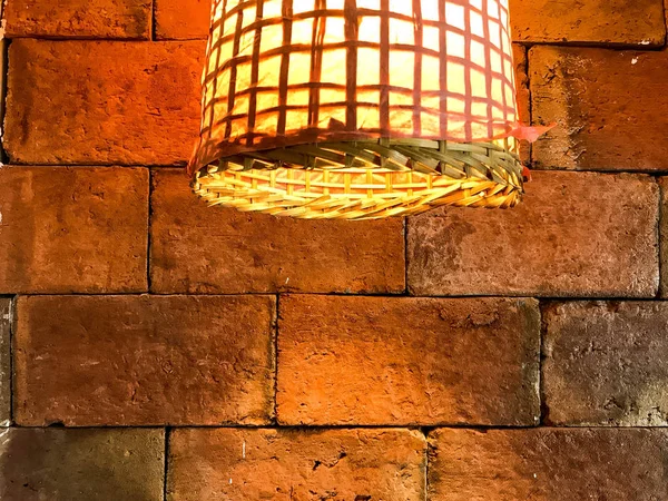 Zbliżenie Lampy Wykonane Bambusa Lampa Wykonana Bambusa Świeci Nocy Starego — Zdjęcie stockowe