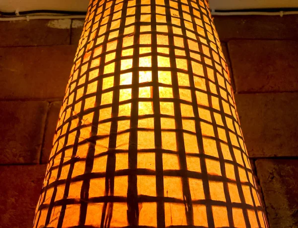 Close Lâmpadas Feitas Bambu Lâmpada Feita Bambu Está Brilhando Noite — Fotografia de Stock