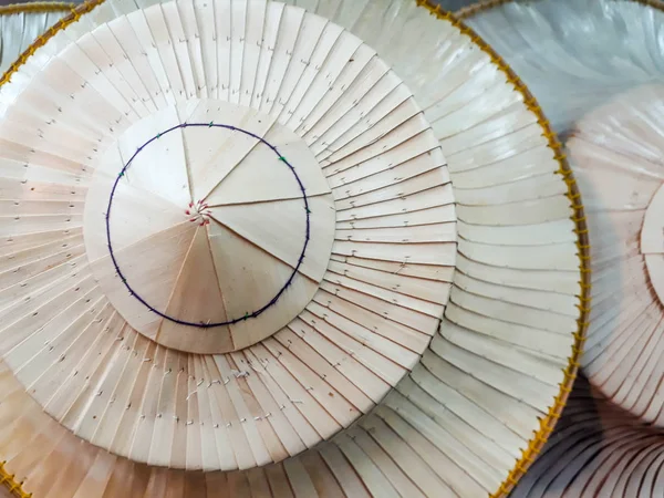 Παραδοσιακό Ταϊλανδέζικο Ψάθινο Καπέλο Που Αγρότες Στην Ταϊλάνδη Χρήστη Palm — Φωτογραφία Αρχείου
