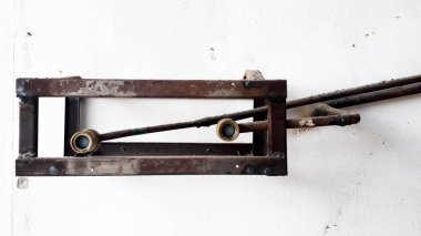 Çelik, çelik, çelik çerçeve, duvara asmak için.