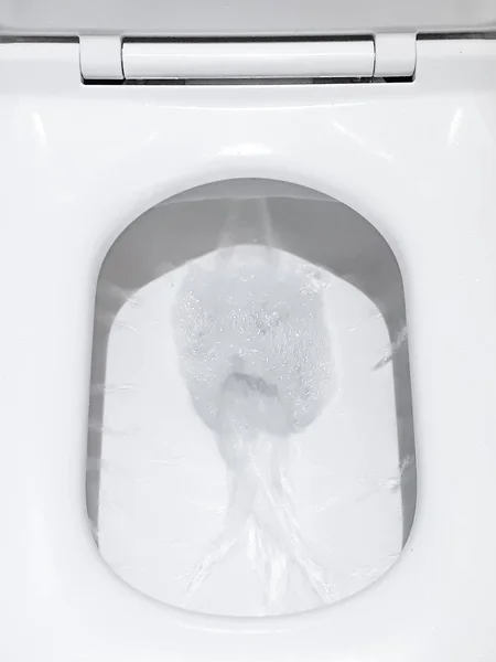 화장실 수돗물 세면대 화장실 화장실의 — 스톡 사진