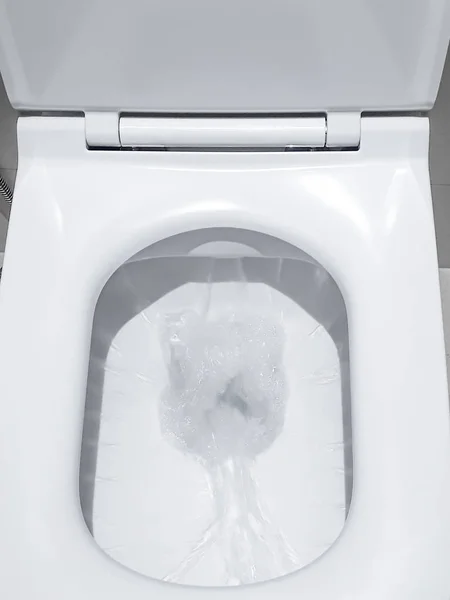 Toilette Wasserspülung Toilettenspülung Nahaufnahme Toilette Weiße Toilette Weiße Toilette Badezimmer — Stockfoto