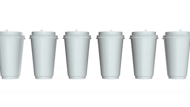 Tasses à café jetables. Rangée de tasse en papier blanc avec capuchon en plastique — Video