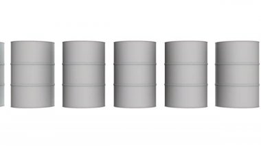 Beyaz boş metal varil