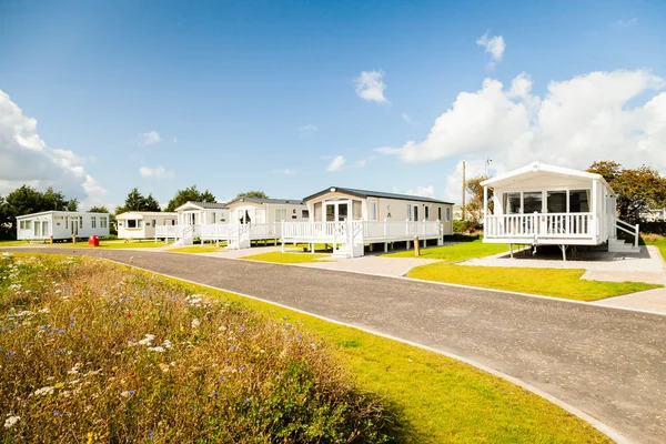 Six berth luxury static caravans with verandas. — Stock Photo, Image