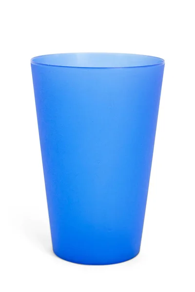 Vaciar taza de plástico azul aislado Imágenes de stock libres de derechos
