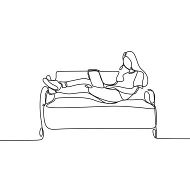 Yatarken kanepede oynayan bir kızın sürekli bir çizgisini çizin