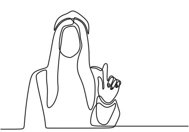 Tek sıra halinde uzun saçlı bir kadın el yasaklama işareti yapıyor, 