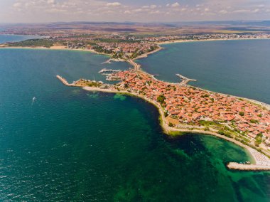 Nessebar, Bulgaristan Karadeniz sahil üzerinde Antik kentin havadan görünümü.