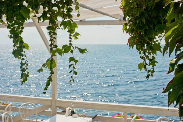 Una Mesa Café Vacío Verano Junto Mar — Foto de Stock