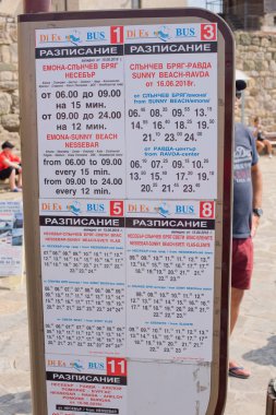 Nessebar, Bulgaristan - 27 Ağustos 2018: Otobüs tarifesi.