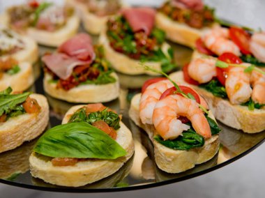 Bir ayna plaka farklı düğün snacks.