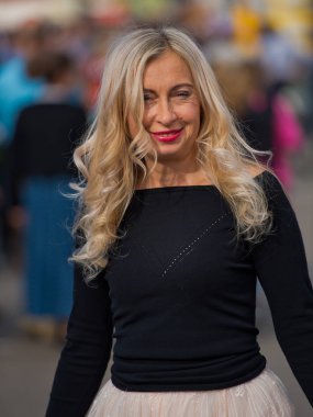 Münih, Almanya - 07 Ekim 2018: Oktoberfest kız oktoberfest - dünyanın en büyük halk Festivali.