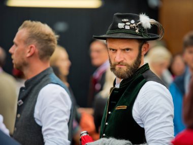 Münih, Almanya - 07 Ekim 2018: Oktoberfest - dünyanın en büyük halk Festivali şapkalı bir adam.