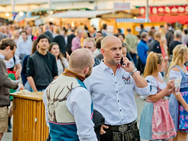 Múnich Alemania Octubre 2018 Hombre Con Traje Nacional Festival Folclórico — Foto de Stock