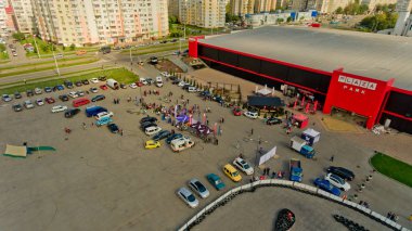 Vinnytsia Ukrayna - 23 Eylül 2018: Yıllık all-Ukraynaca döngüsü. Bisiklet dağcılardan bir grup Son'u toplandı. Havadan görünümü.