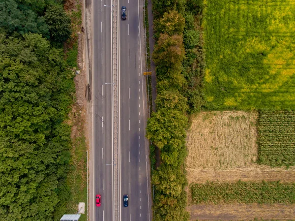 Veduta Aerea Della Strada Asfaltata Passa Attraverso Foresta Vista Dall — Foto Stock