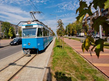 Vinnytsia Ukraine - 18 Ağustos 2019: Şehir tramvayı görünümü. Vinnytsia şehri.