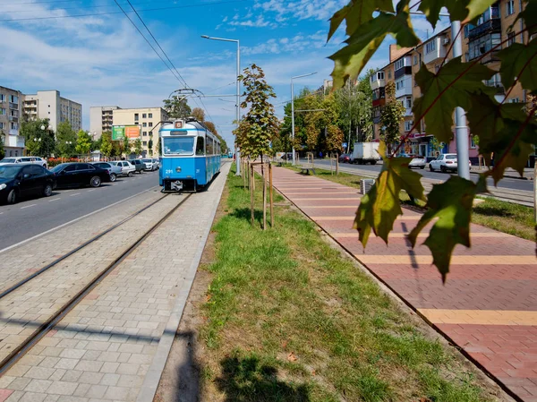 Vinnytsia Ukraine - 18 Ağustos 2019: Şehir tramvayı görünümü. Vinnytsia şehri.