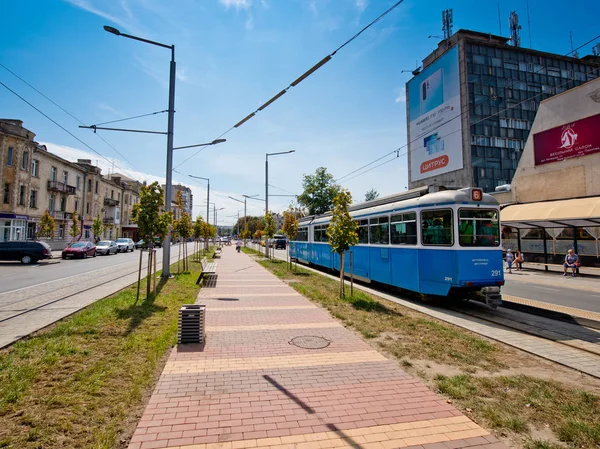 Vinnytsia Ukraine - 18 Ağustos 2019: Şehir tramvayı görünümü. Vinnytsia şehri.