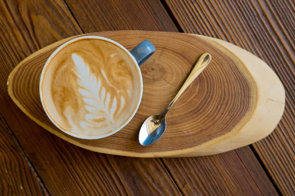 Tahta Bir Masada Fincanda Kahve Üst Görünüm — Stok fotoğraf