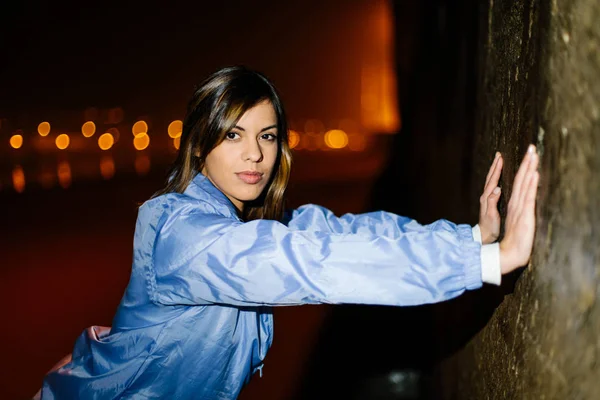 Young Fitness Woman Training Exercising Night City Beach Female Athlete — Stock Photo, Image