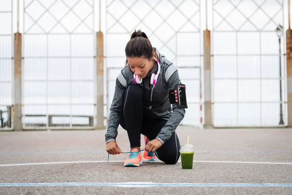Fitness Running Training Healthy Detox Diet Concept Atlet Wanita Mengikat — Stok Foto
