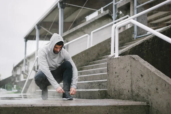 Sportiga Mannen Redo För Vintern Löpning Och Utomhus Fitness Träning — Stockfoto