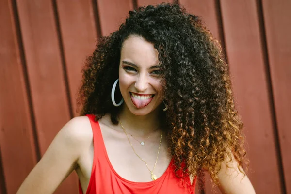 Young Expressive Curly Hair Pop Girl Making Fun — Stock Photo, Image