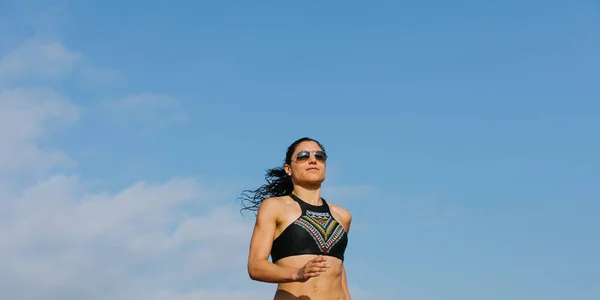 Summer running training at the beach — Stock Photo, Image