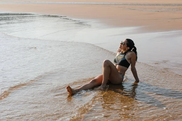 Relaxante férias de verão na praia — Fotografia de Stock