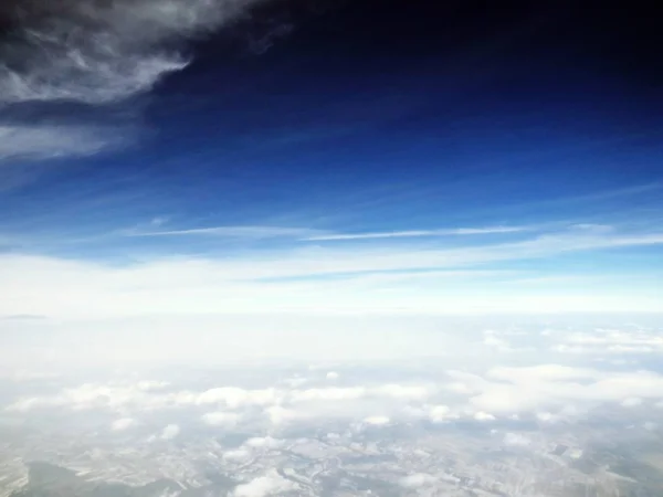 Schöne Weiße Wolken Himmel Aus Dem Flugzeug Gesehen — Stockfoto