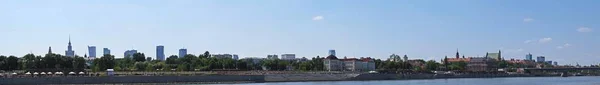 Visa Warszawas Gamla Stadsdel Från Motsatta Flodbanken — Stockfoto