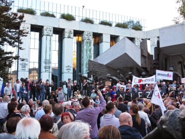 Lehçe Yargıtay karşı hükümetin reformlar, 3 Temmuz 2017, Varşova, Polonya önünde protesto