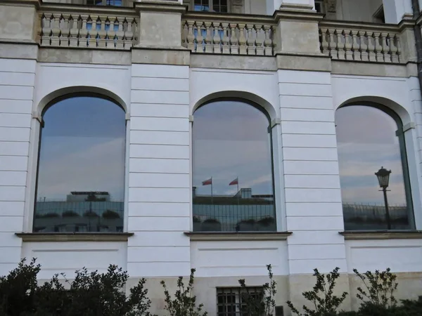 Reflection Polish Supreme Court Three Historic Building Windows — Stock Photo, Image