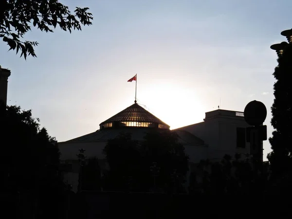 Parlamento Binası, Varşova, Polonya ve Polonya Senato üzerine günbatımı güneş