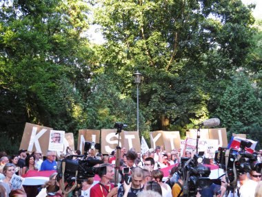 24 Temmuz 2018, Varşova, Polonya Lehçe Senato ve Meclis, önünde protestolar