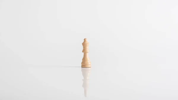 Queen Chess Piece Standing White Table Copy Space — Stock Photo, Image