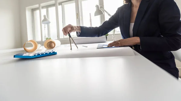 Woman Working Blueprint Architects Office Copyspace Table — Stock Photo, Image