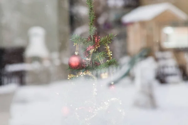 Winter Vakantie Seizoen Concept Met Versierde Kerstboom Gefotografeerd Door Een — Stockfoto