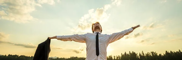 Powerful Young Businessman Standing Evening Sky His Arms Wide Open — Stock Photo, Image