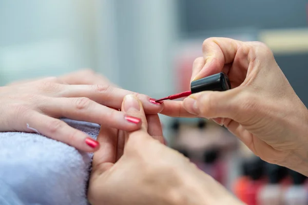 Close Beeld Van Manicure Manicure Roze Nagellak Aan Perfect Toe — Stockfoto
