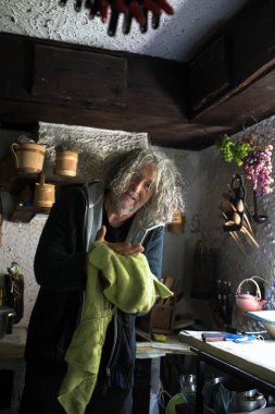 Komuta sizde mutfak bezi holding