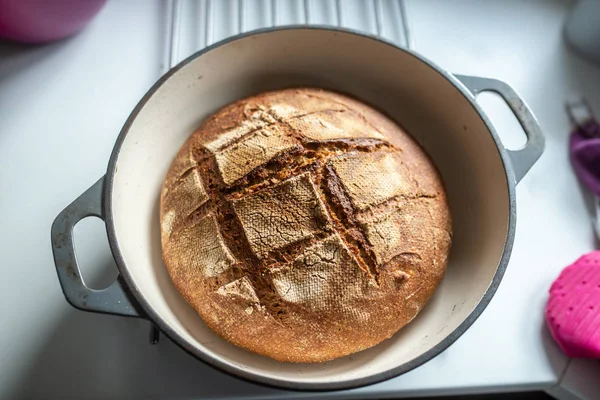 Κάτοψη φρεσκοψημένου ψωμιού — Φωτογραφία Αρχείου