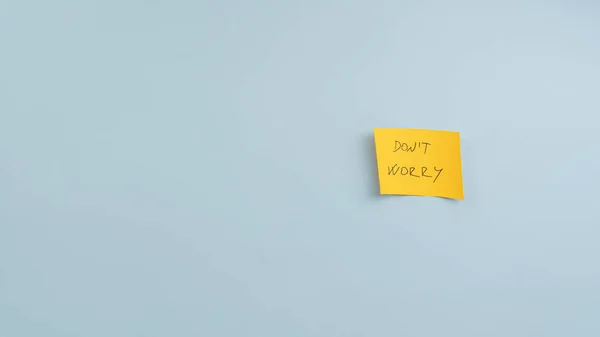 Yellow Post Paper Dont Worry Sign Placed Blue Background Plenty — Stock Photo, Image