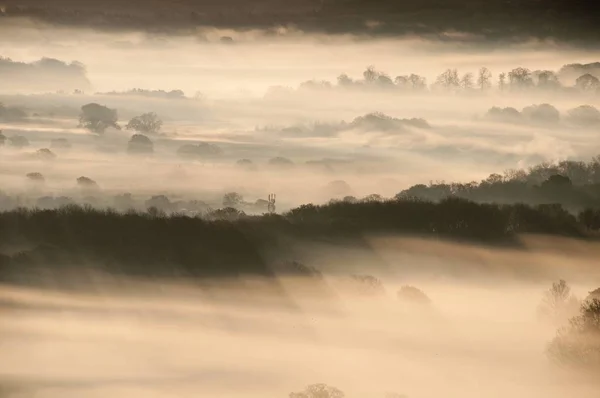 Воздушный Вид Туманного Пейзажа Сельской Местности — стоковое фото