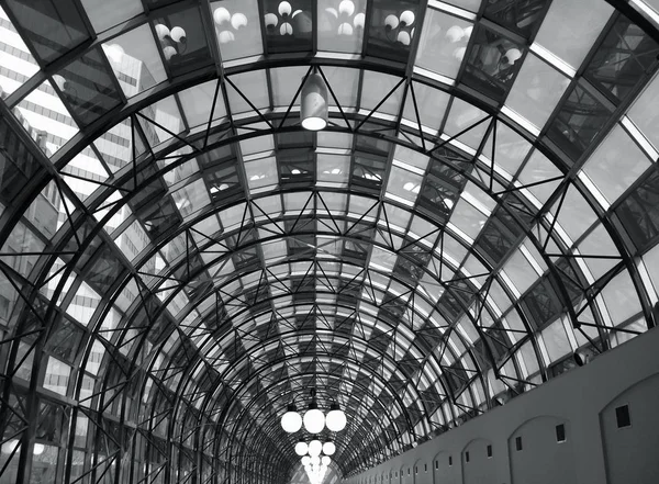 Интерьер Металлической Стеклянной Конструкции Крыши Современного Здания — стоковое фото