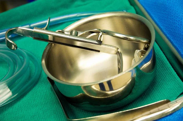 Instrument Chirurgical Dans Bol Salle Opération — Photo