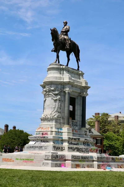 Estatua Robert Lee Richmond Virginia Pintada Con Graffiti Durante Las —  Fotos de Stock