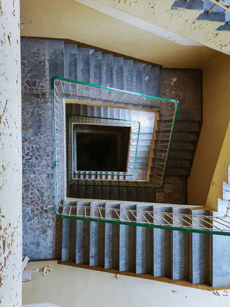 Antigua Escalera Caracol Cuadrada Viejo Hospital Abandonado — Foto de Stock